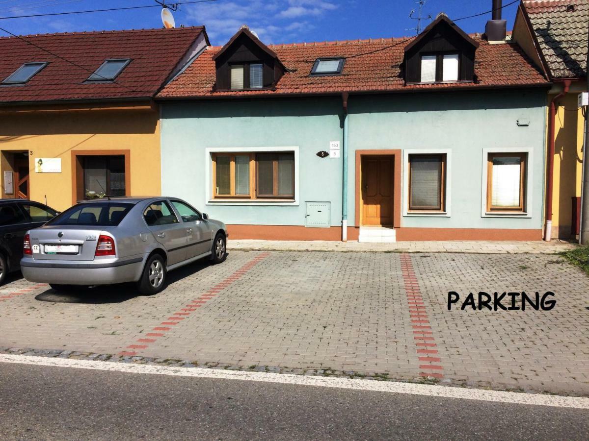 Apartman Mh Břeclav المظهر الخارجي الصورة